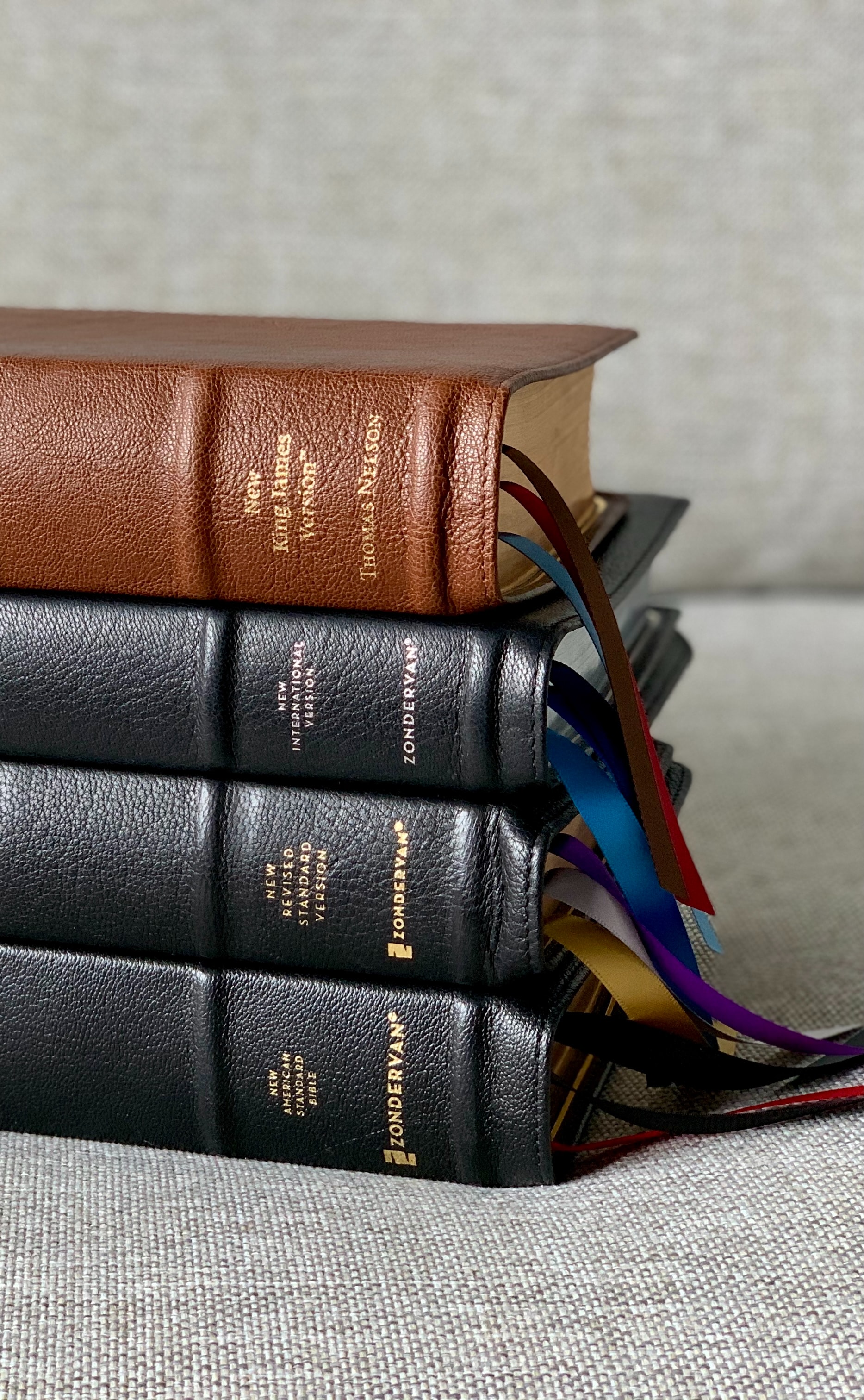 Featured online Bibles